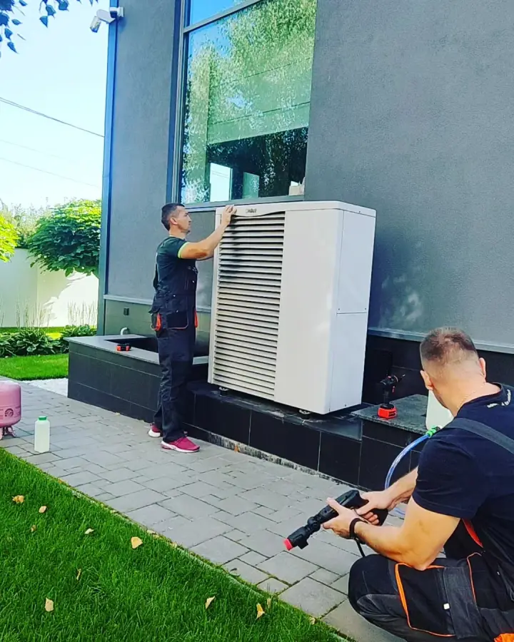 Професійна мийка зовнішнього блоку ККБ