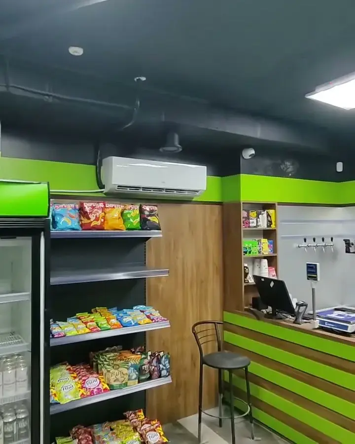 Спліт-система в інтер’єрі продуктового маркету