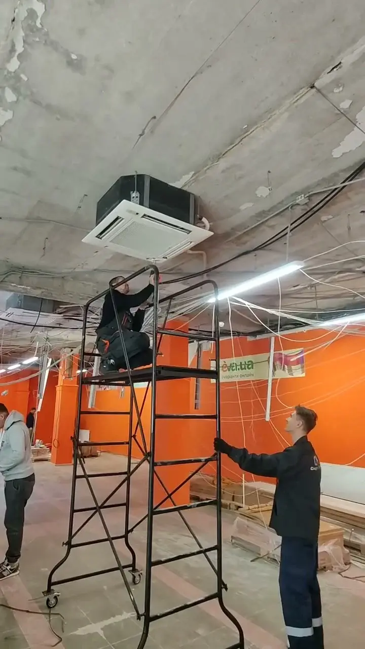 Монтаж 4-потокового касетного кондиціонера з тур